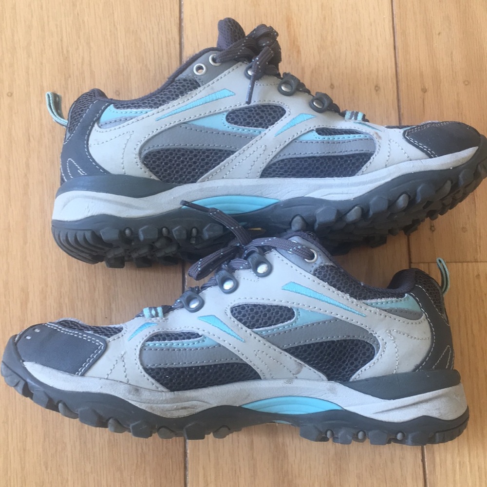 New North Face hiking sneakers - 7.5 - Picture 2 of 7
